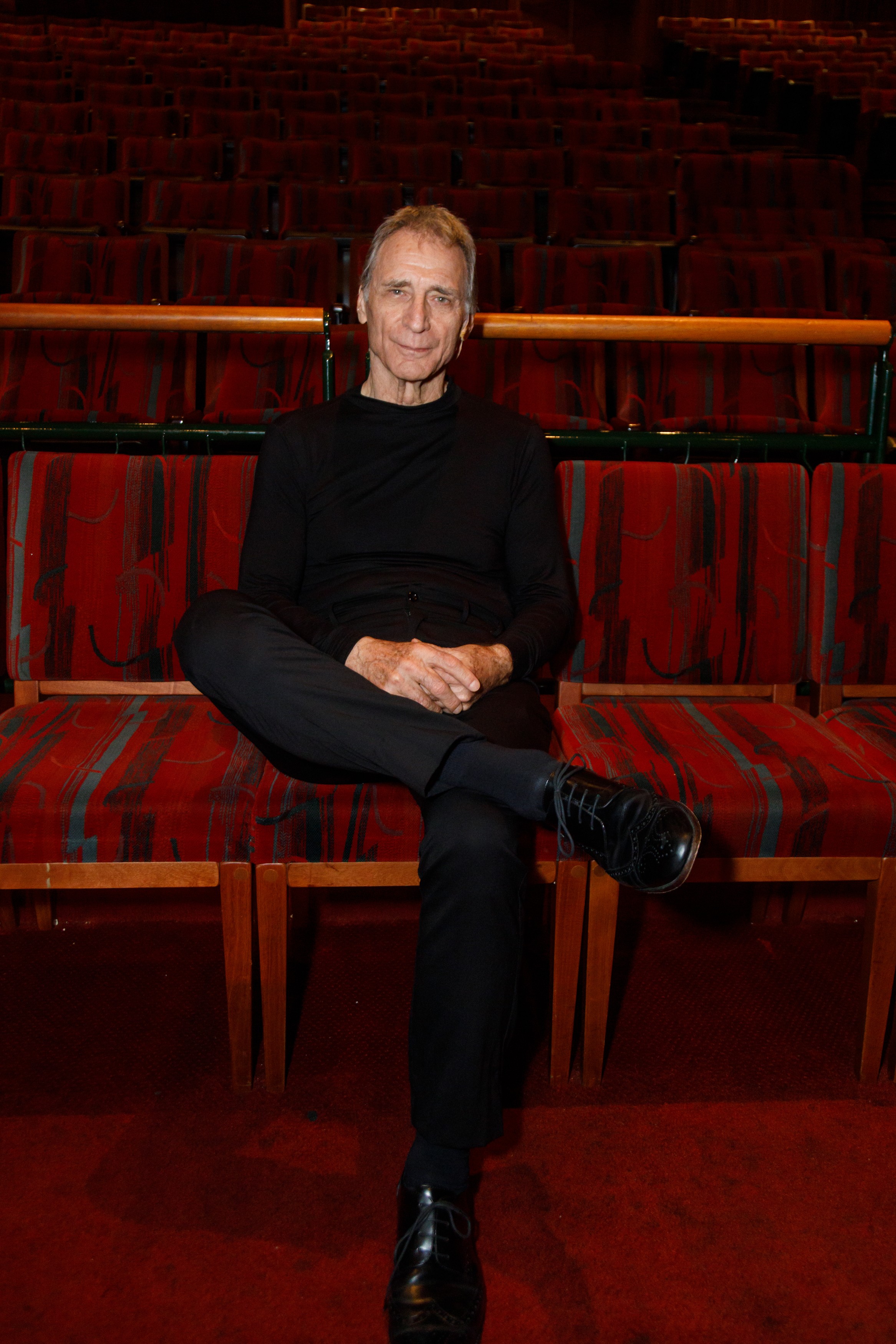 Herson Capri volta ao teatro em estreia de peça apó se recuperar de infarto