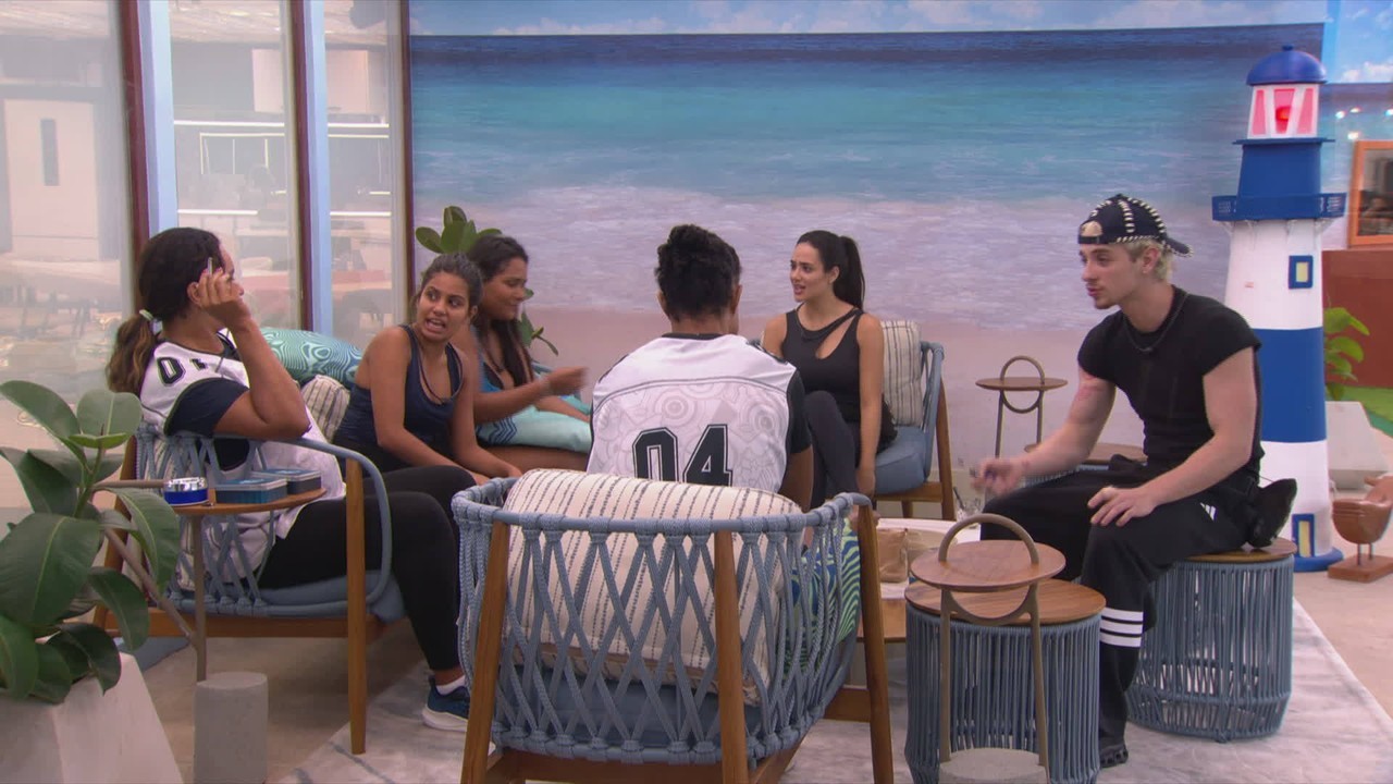 Juliano Floss pergunta a pontuação de Babu Santana na Prova do Líder, e ator afirma: 'Ninguém sabe'