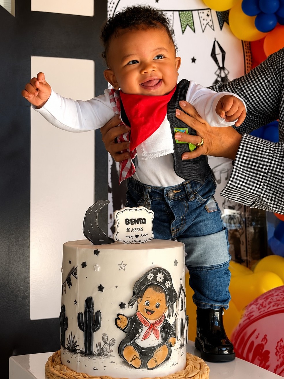 Bento, filho de Thiaguinho e Carol Peixinho, celebra 10 meses — Foto: Reprodução/Instagram