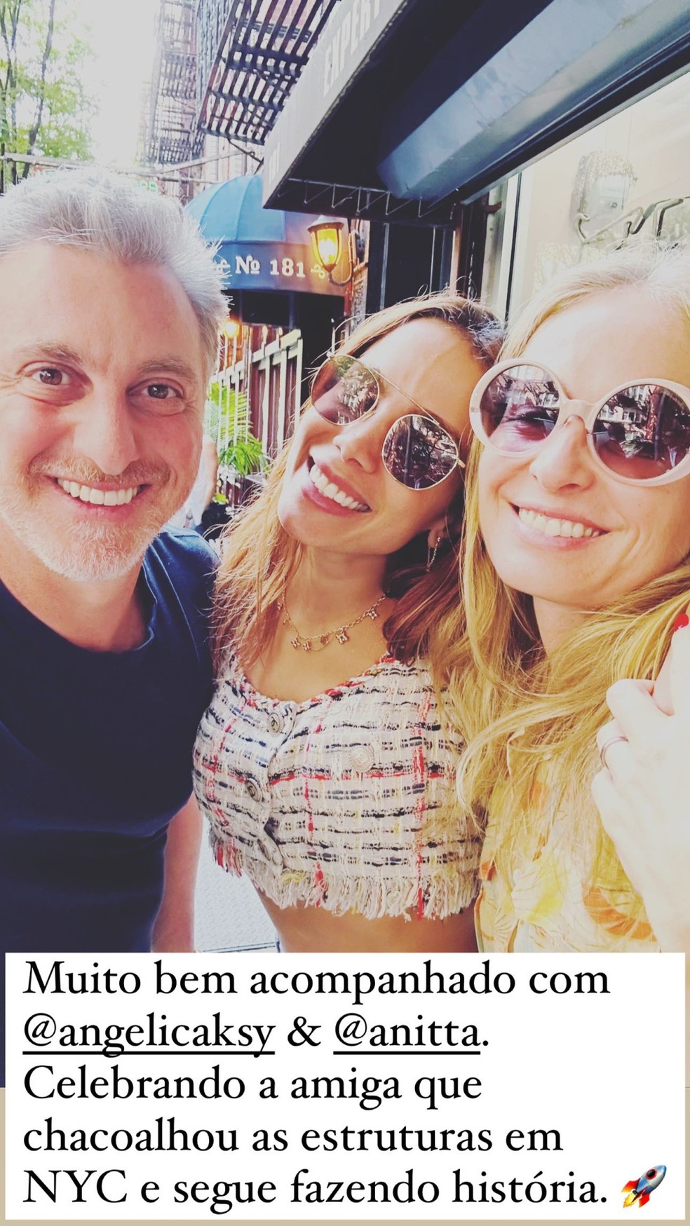 Anitta encontra Angélica e Luciano Huck em NY após VMA: 'Celebrando' — Foto: Instagram