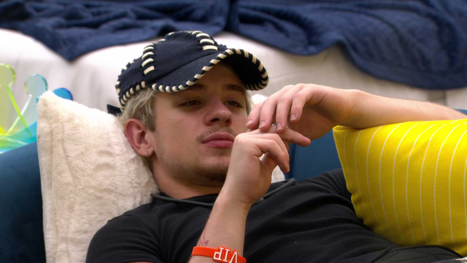 Juliano Floss critica Jordana e dispara sobre sister: 'Paga de miss simpatia'