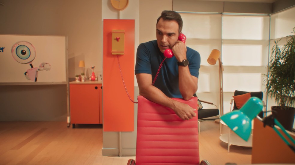 BBB 24: Tadeu anota pedidos via Big Fone para nova temporada — Foto: Globo