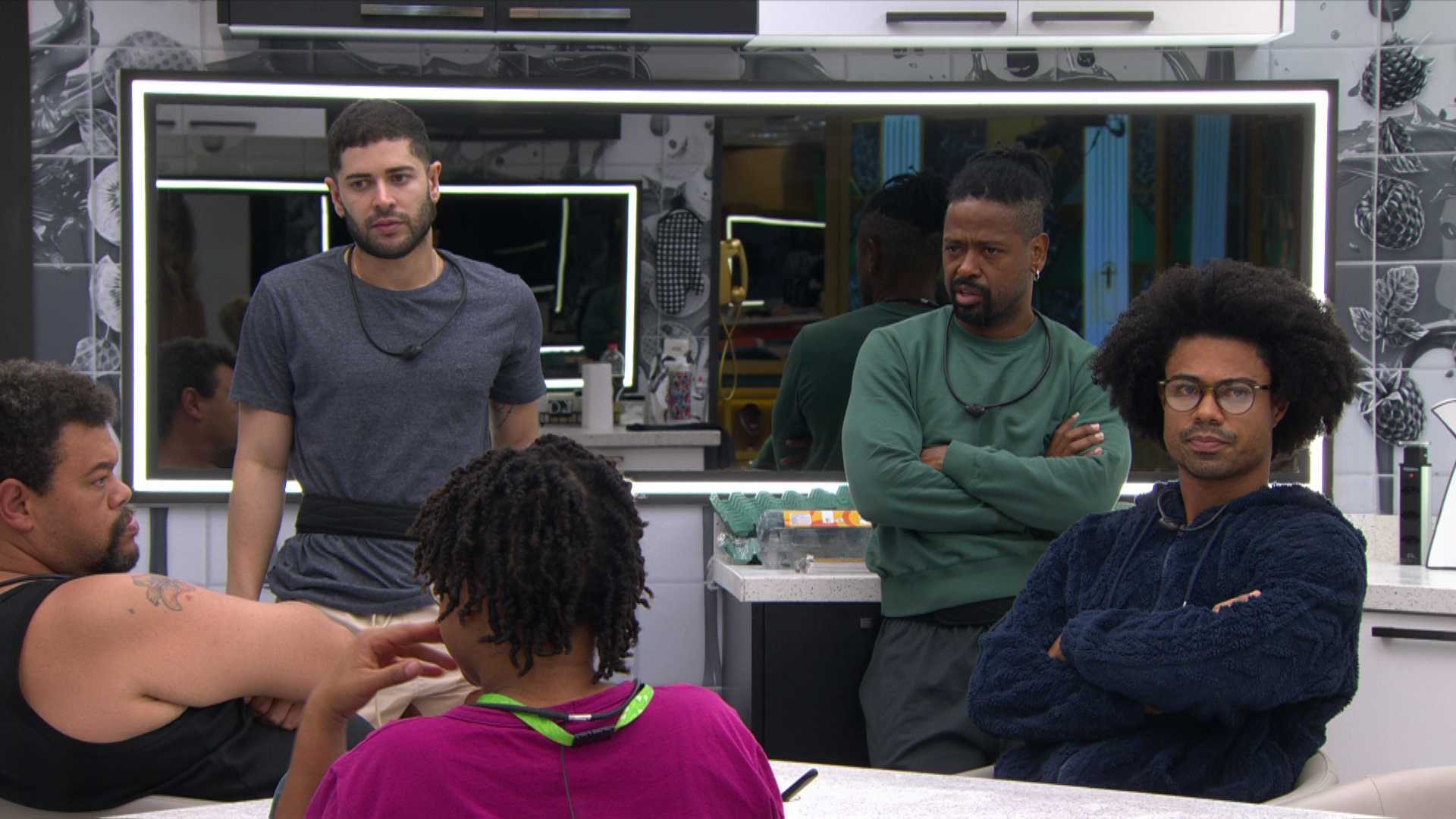 Brothers reclamam de atitude de Maxiane em compras da Xepa: 'Ou está com a gente, ou faz a comida sozinha'