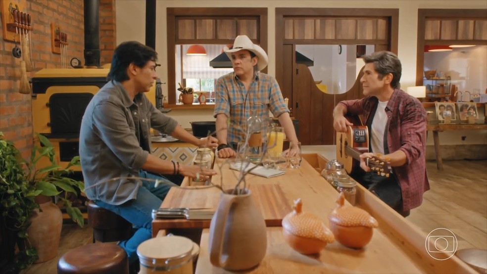 Daniel se diverte com Guilherme & Santiago no Viver Sertanejo — Foto: Globo