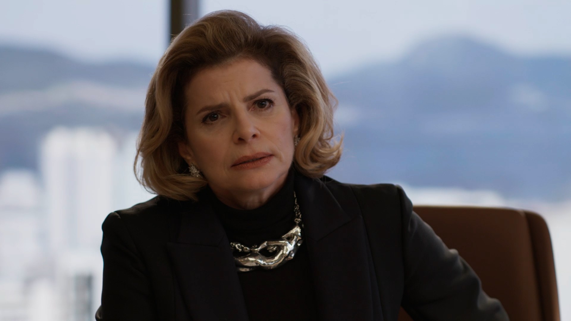 Vale Tudo: Odete Roitman humilha Ivan na frente de Marco Aurélio