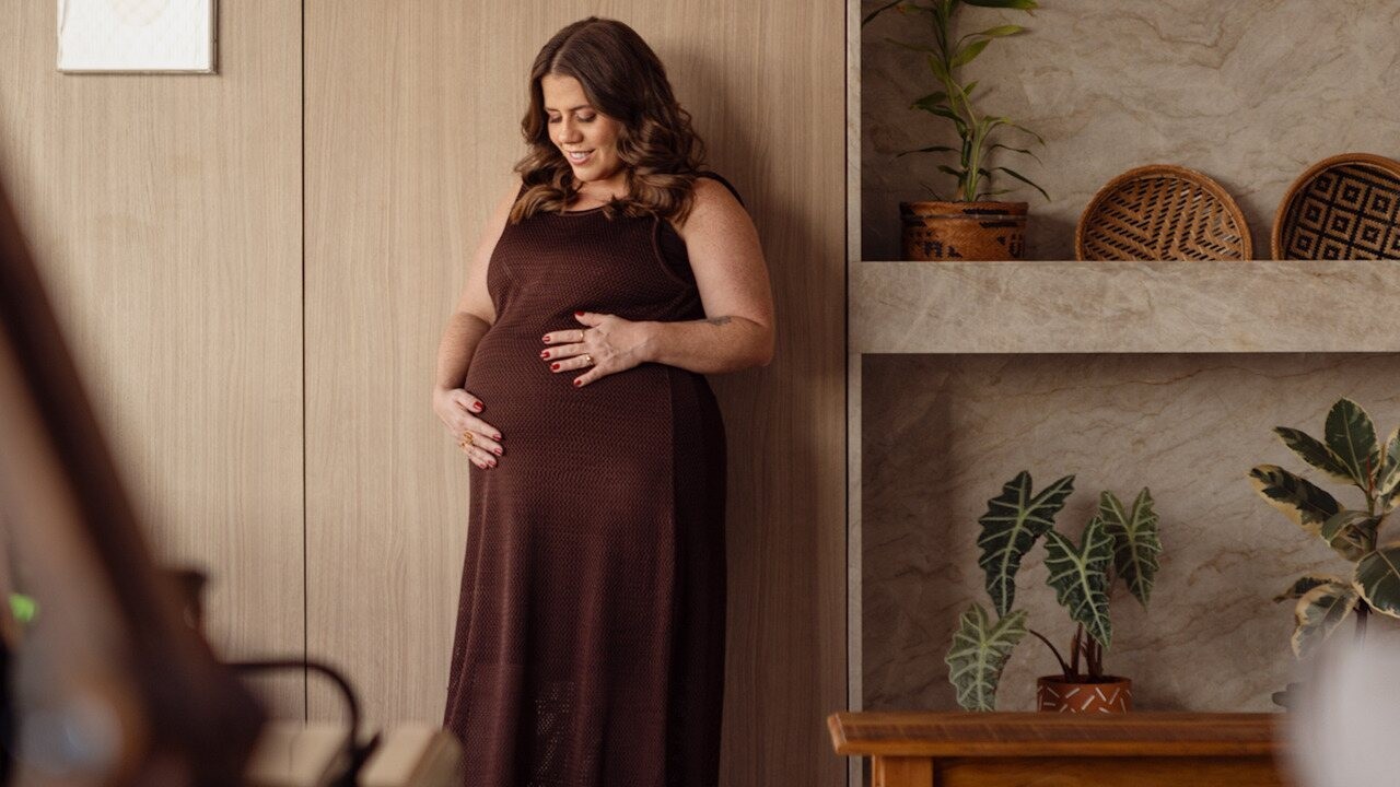 Grávida, Tati Machado revela medos e anseios com a maternidade e se emociona com nova fase: 'Transformada'