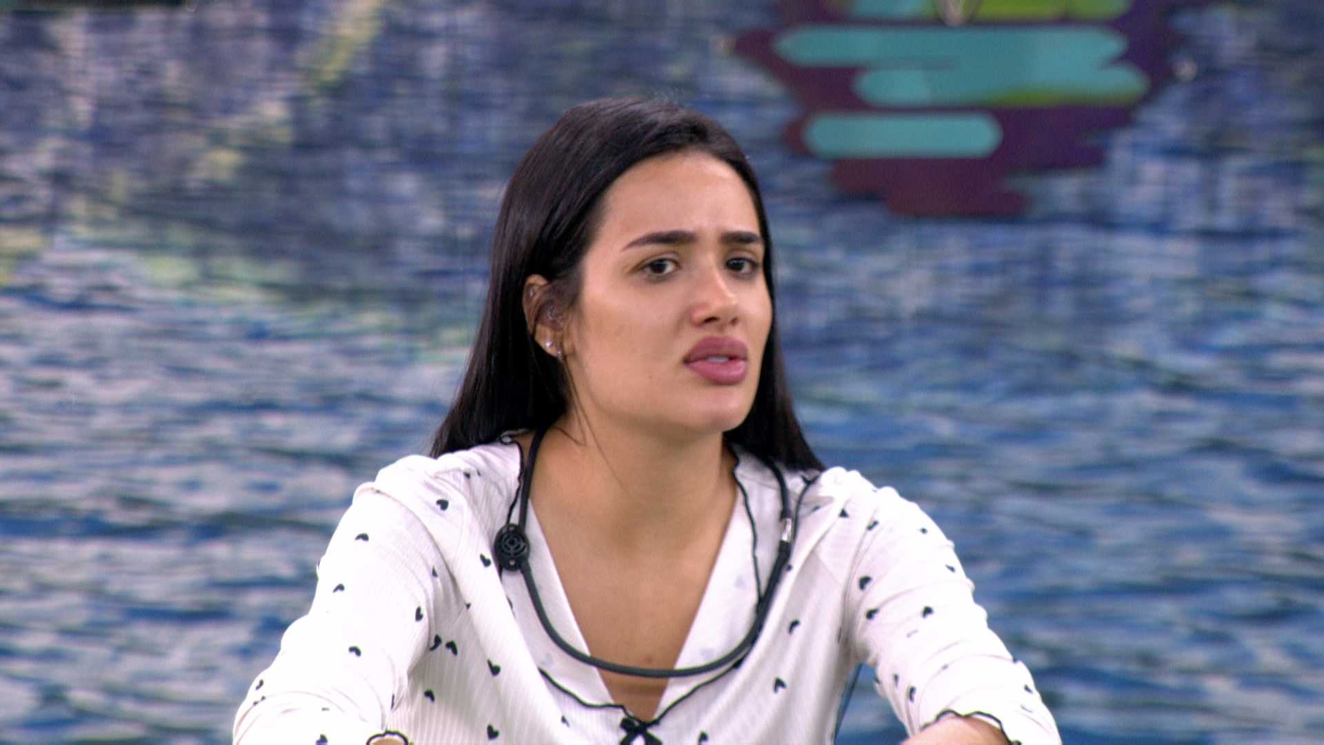 Jordana reclama da atitude de brothers sobre a divisão da comida da Xepa: 'Fico indignada'