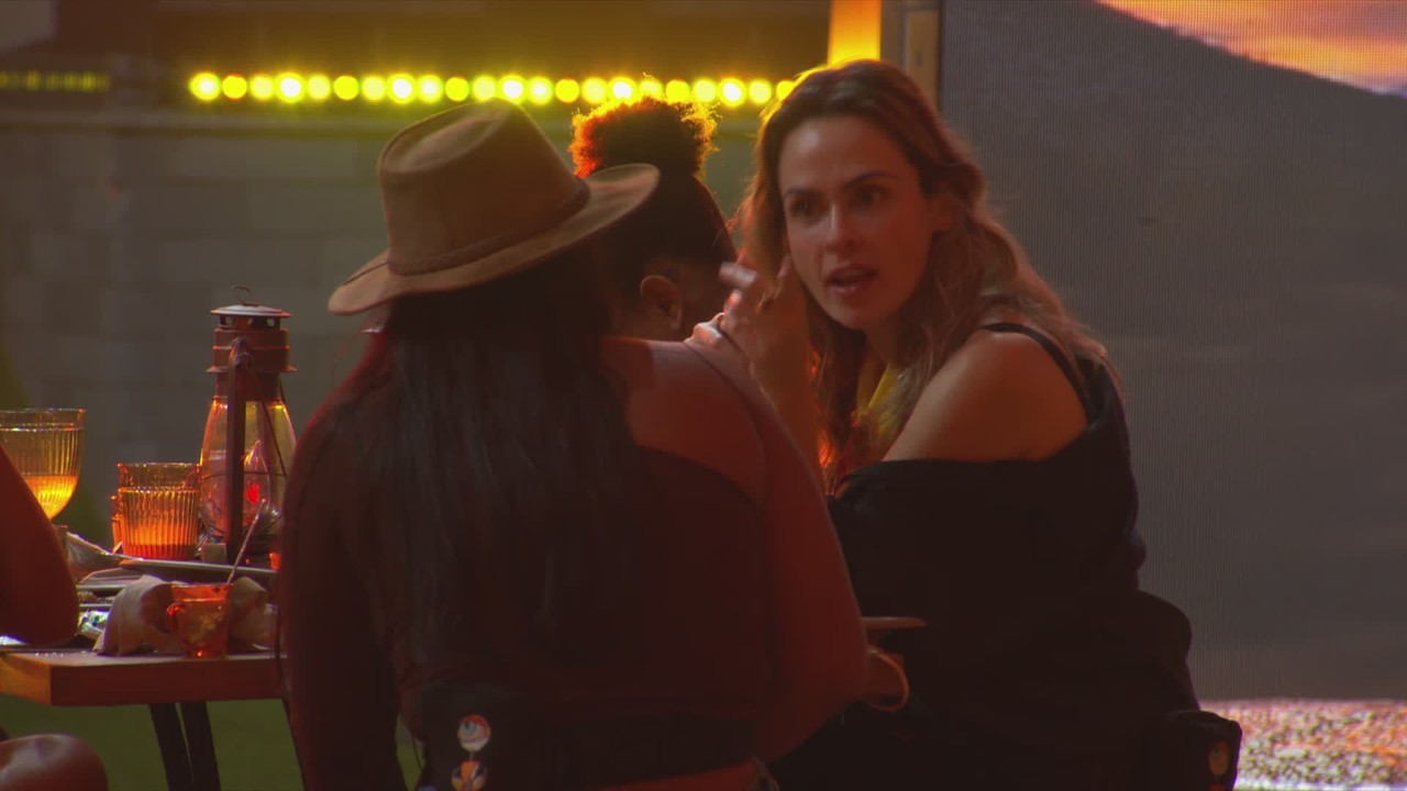 Ana Paula Renault questiona comportamento de Chaiany no BBB 26: 'Eu duvido da sua inocência'