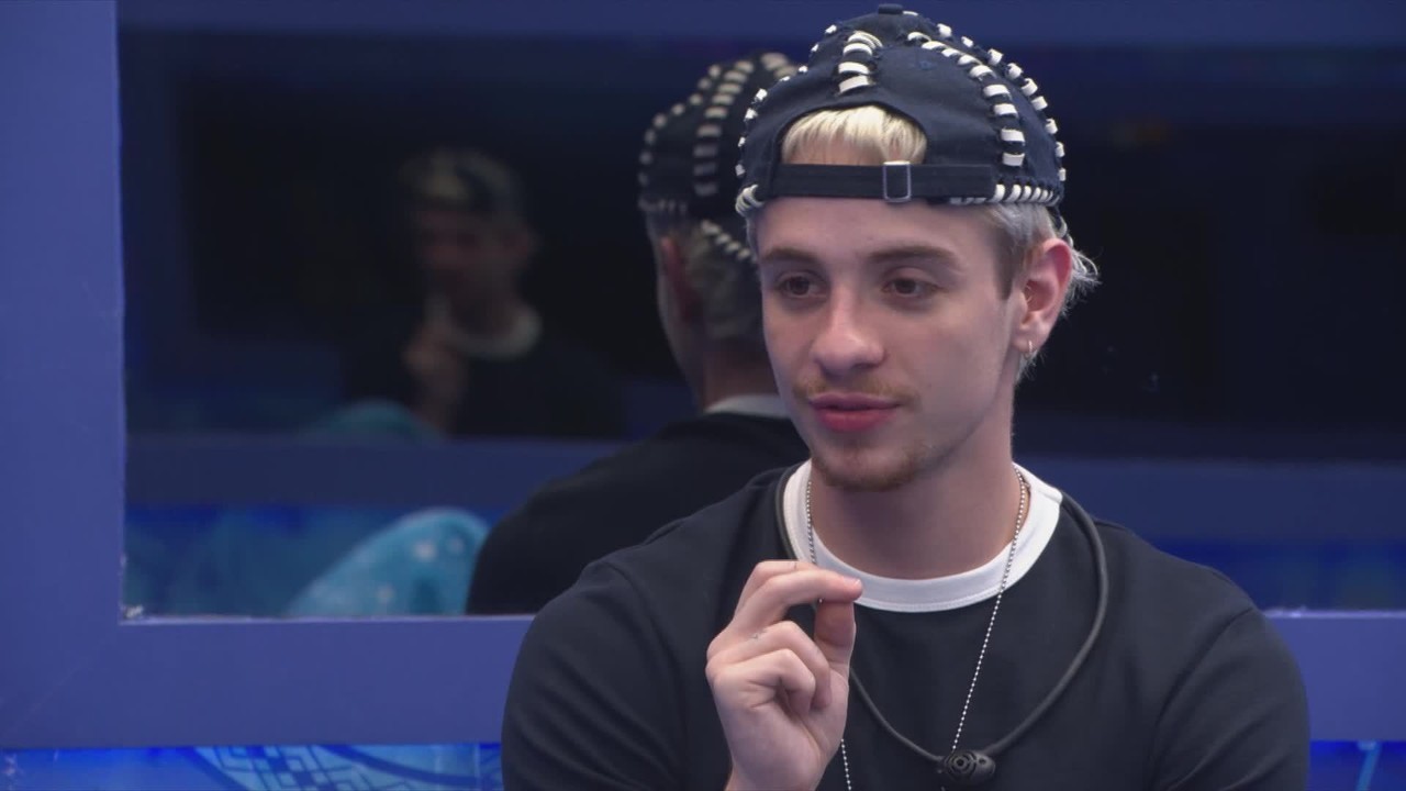 Juliano Floss surpreende Ana Paula Renault com teoria sobre brother: 'Já estava estranhando'