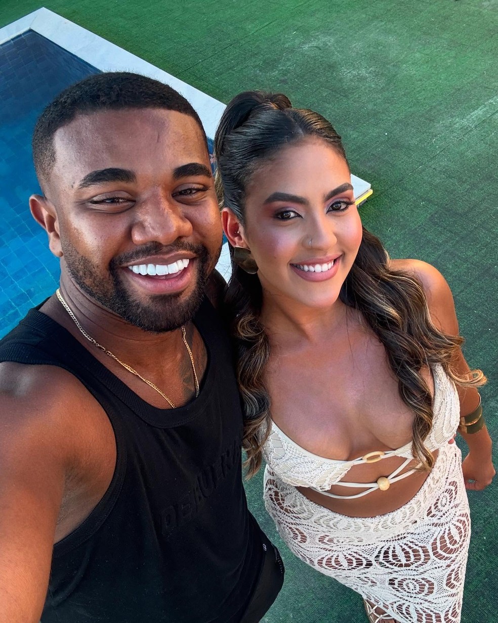 O ex-BBB está em um relacionamento com a dentista Adriana Paula — Foto: Reprodução/Instagram