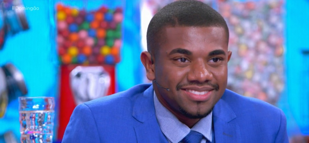 Campeão do BBB 24, Davi Brito participa do Domingão com Huck — Foto: Reprodução