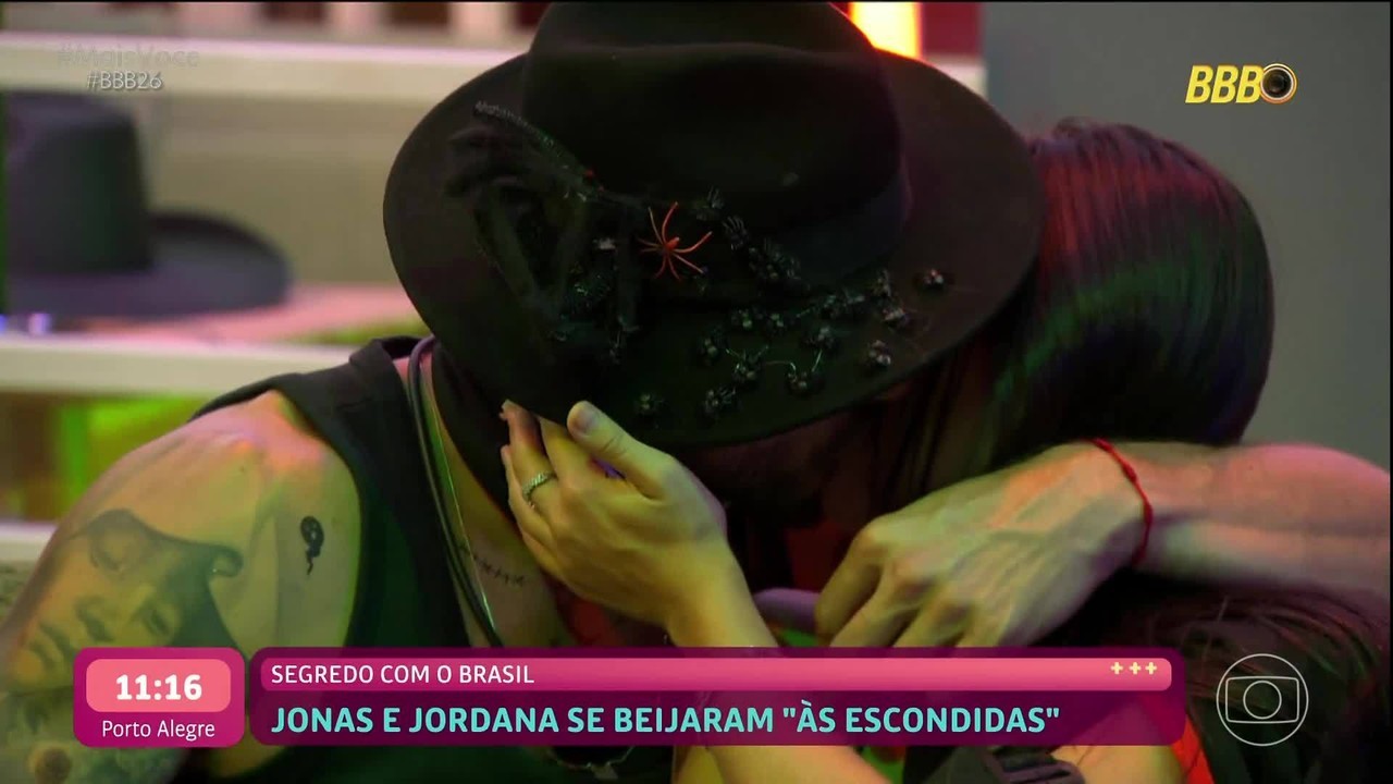 Jordana fala sobre beijos e edredom com Jonas Sulzbach: 'Fui viver'