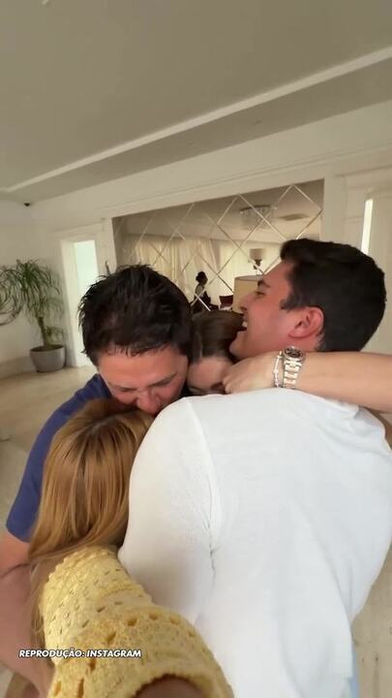 Elaine Mickely mostra reação ao descobrir que terá mais um neto: 'Impossível não chorar'