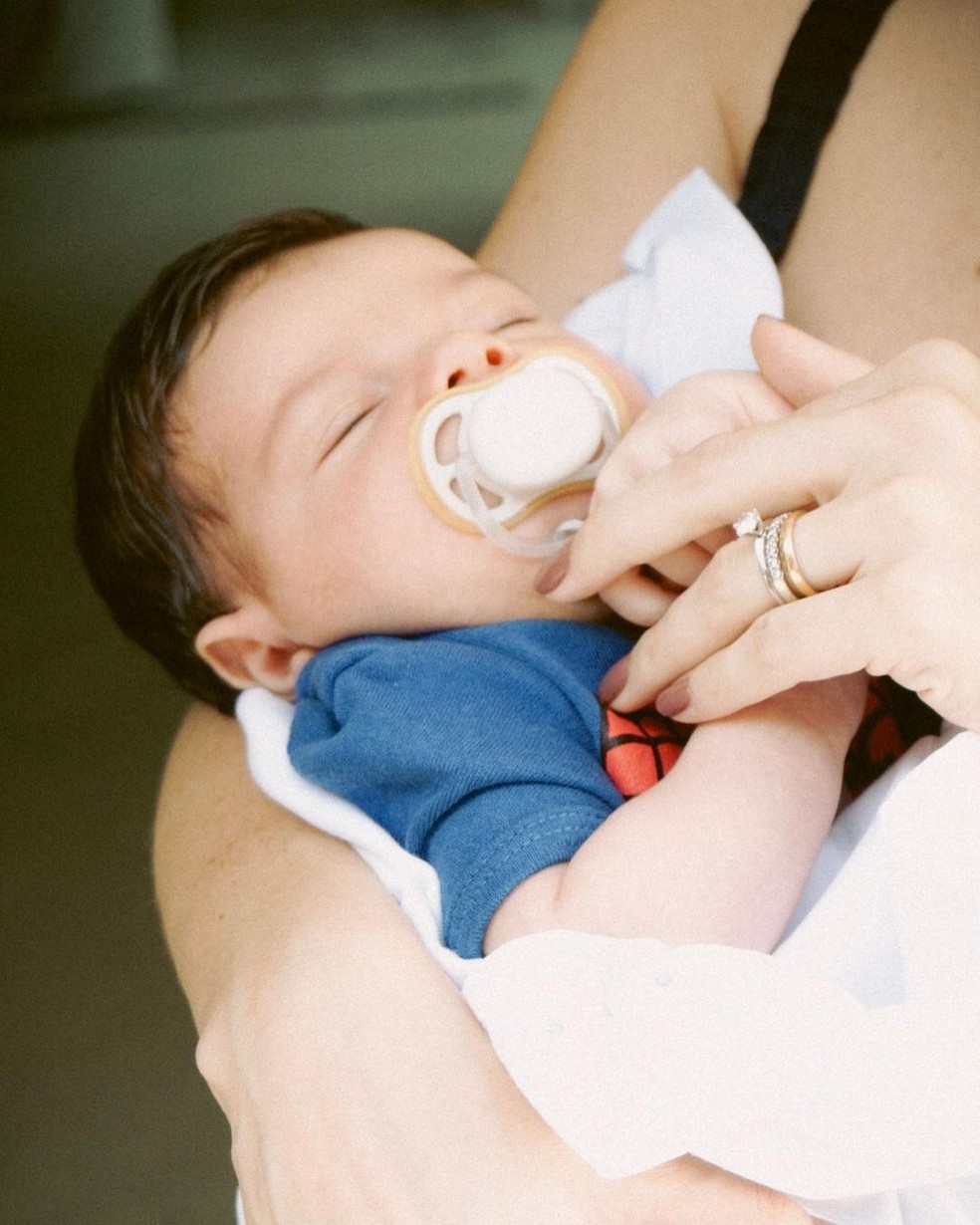 Vicenzo, filho de Sthefany Brito, em seu primeiro mesversário — Foto: Reprodução/Instagram