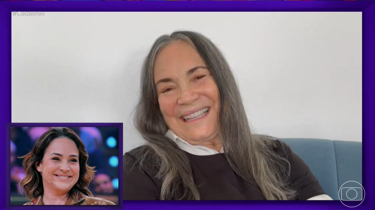 Gabriela Duarte recebe homenagem e se emociona com mensagem de Regina Duarte: 'A admiração é recíproca'