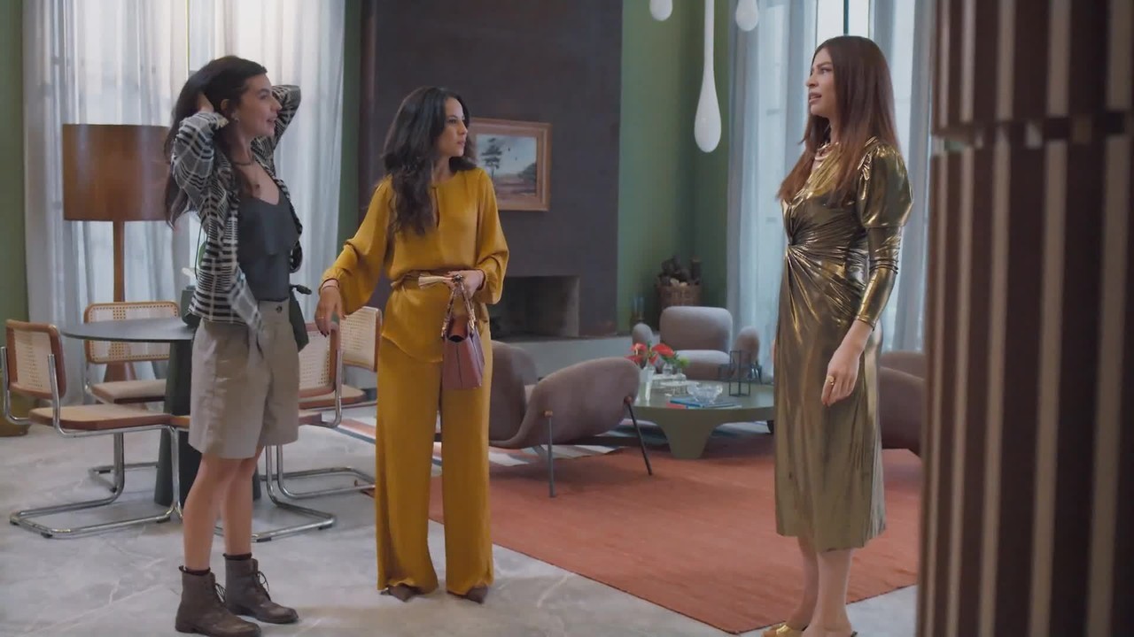 Três Graças: Grazi Massafera comenta uso de memes em cenas de Arminda