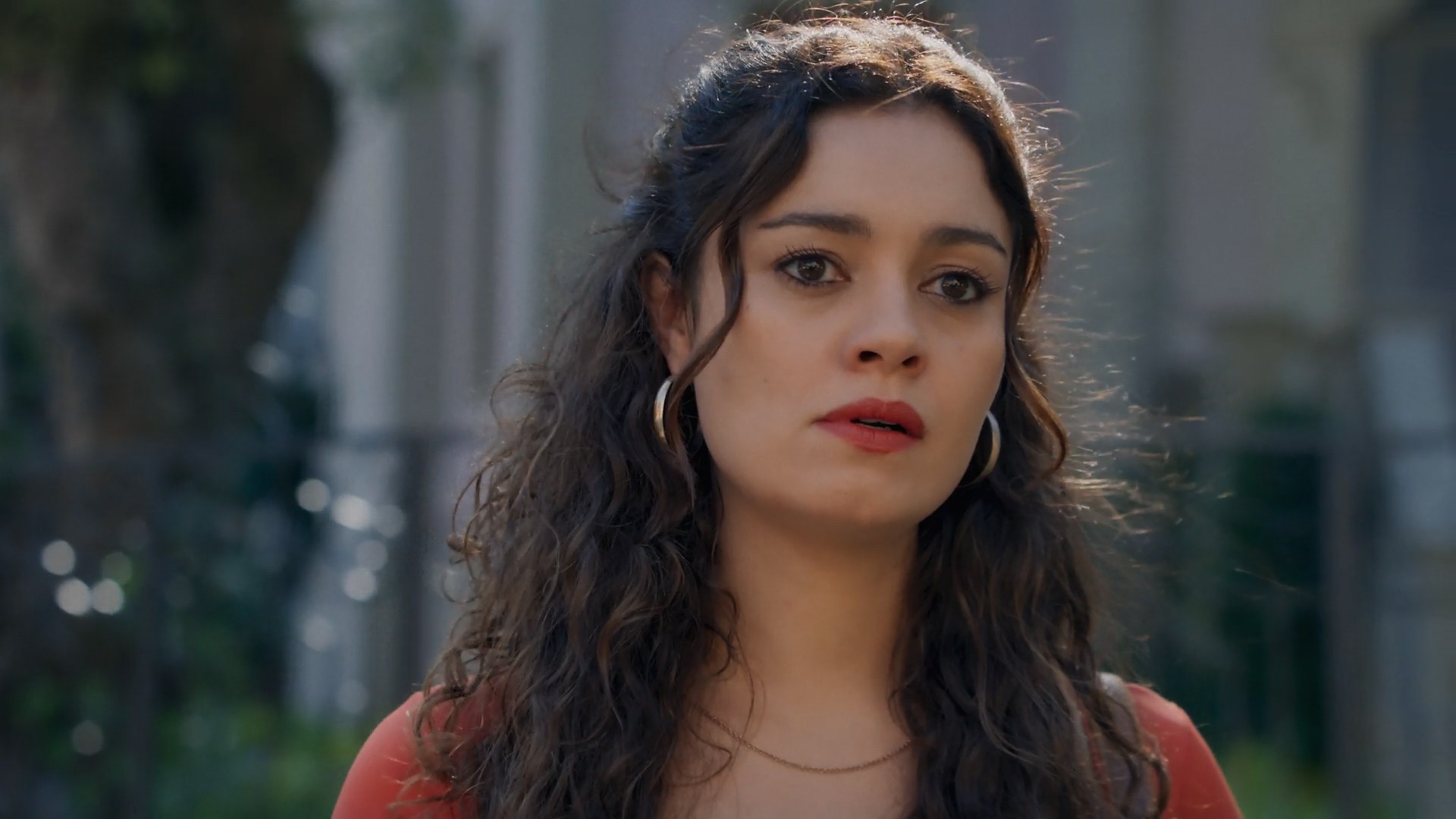 Três Graças: Arminda se recusa a ajudar Gerluce, que é ‘salva’ por Raul