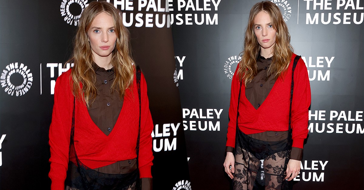 Maya Hawke aposta em look transparente com calcinha à mostra em evento de 'Stranger Things'