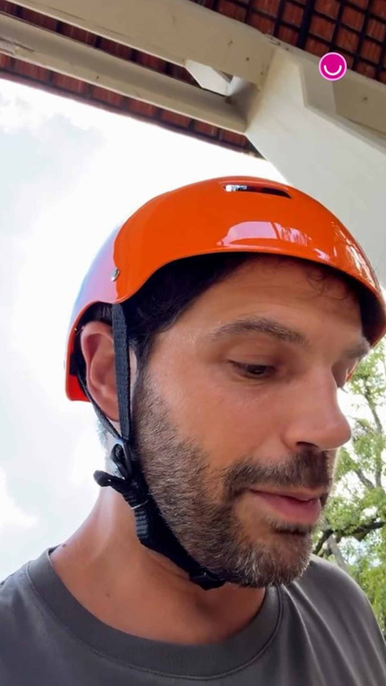 Enquanto Sabrina Sato brilha na Sapucaí, Zoe se diverte com o pai e madrasta