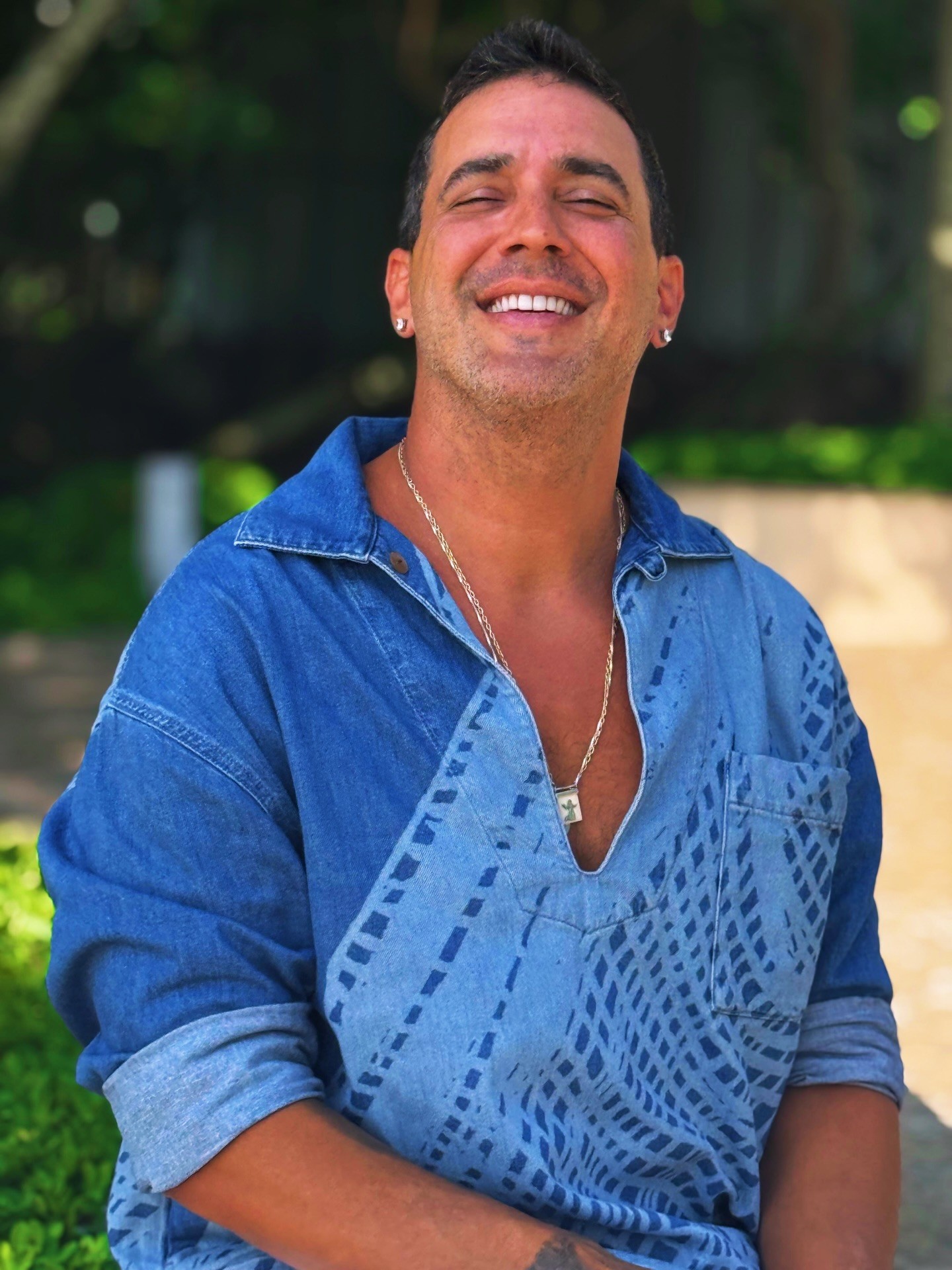 André Marques celebra mudanças após 2 anos sem fumar: 'Saúde, desempenho sexual, tudo melhorou'