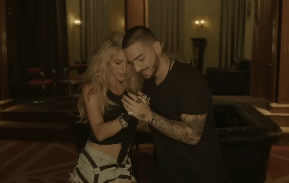 Shakira e Maluma em "Chantaje" — Foto: YouTube