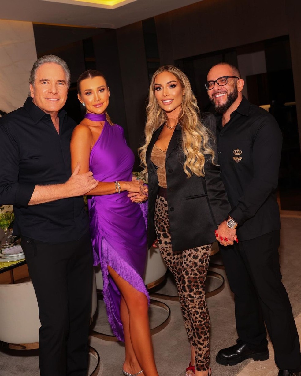Tatiane Barbieri e Roman Shakal com Roberto Justus e Ana Paula Siebert — Foto: Reprodução Instagram
