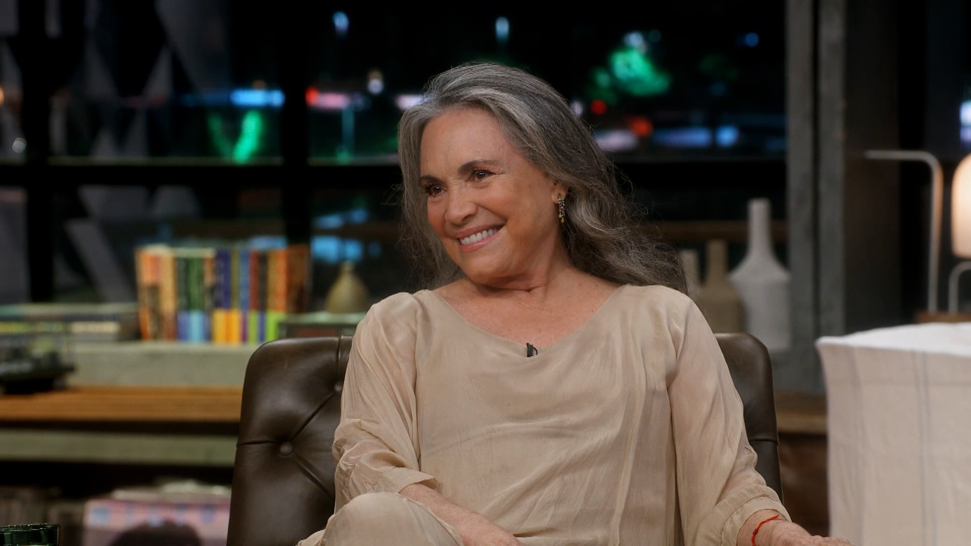 Regina Duarte celebra 60 anos da TV Globo e relembra mensagem de Taís Araújo sobre Vale Tudo
