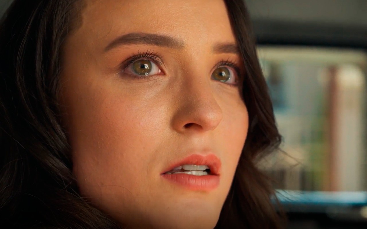 Êta Mundo Melhor!: Celso luta com assaltante e Estela se apavora