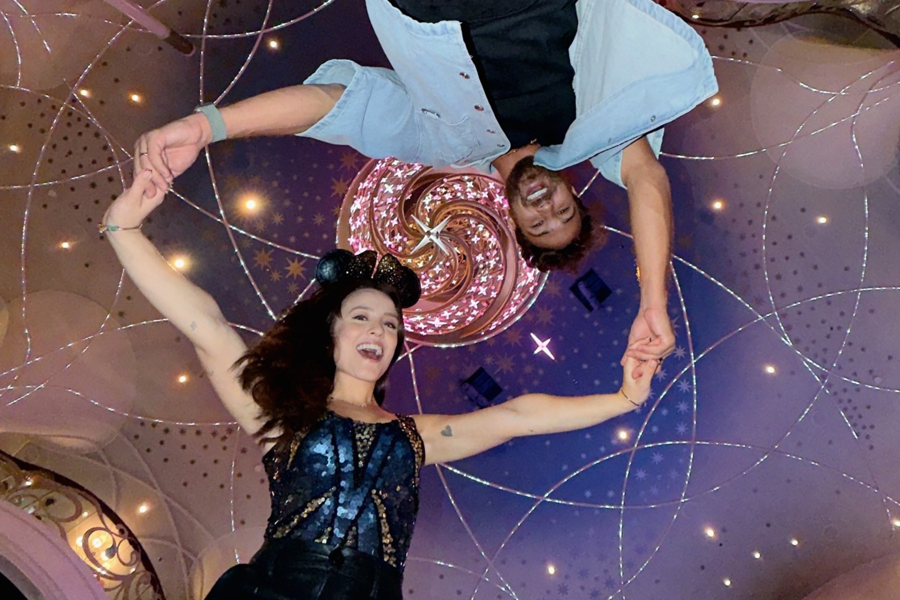 André Luiz Frambach compartilha cliques com Larissa Manoela e ganha declaração apaixonada da atriz