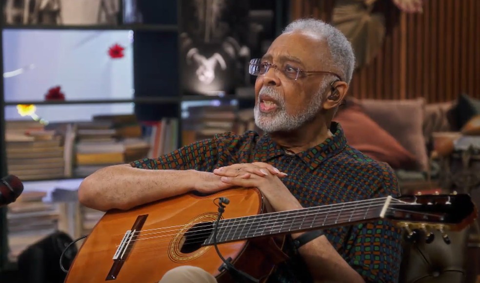 Gilberto Gil participa do Conversa com Bial — Foto: Reprodução