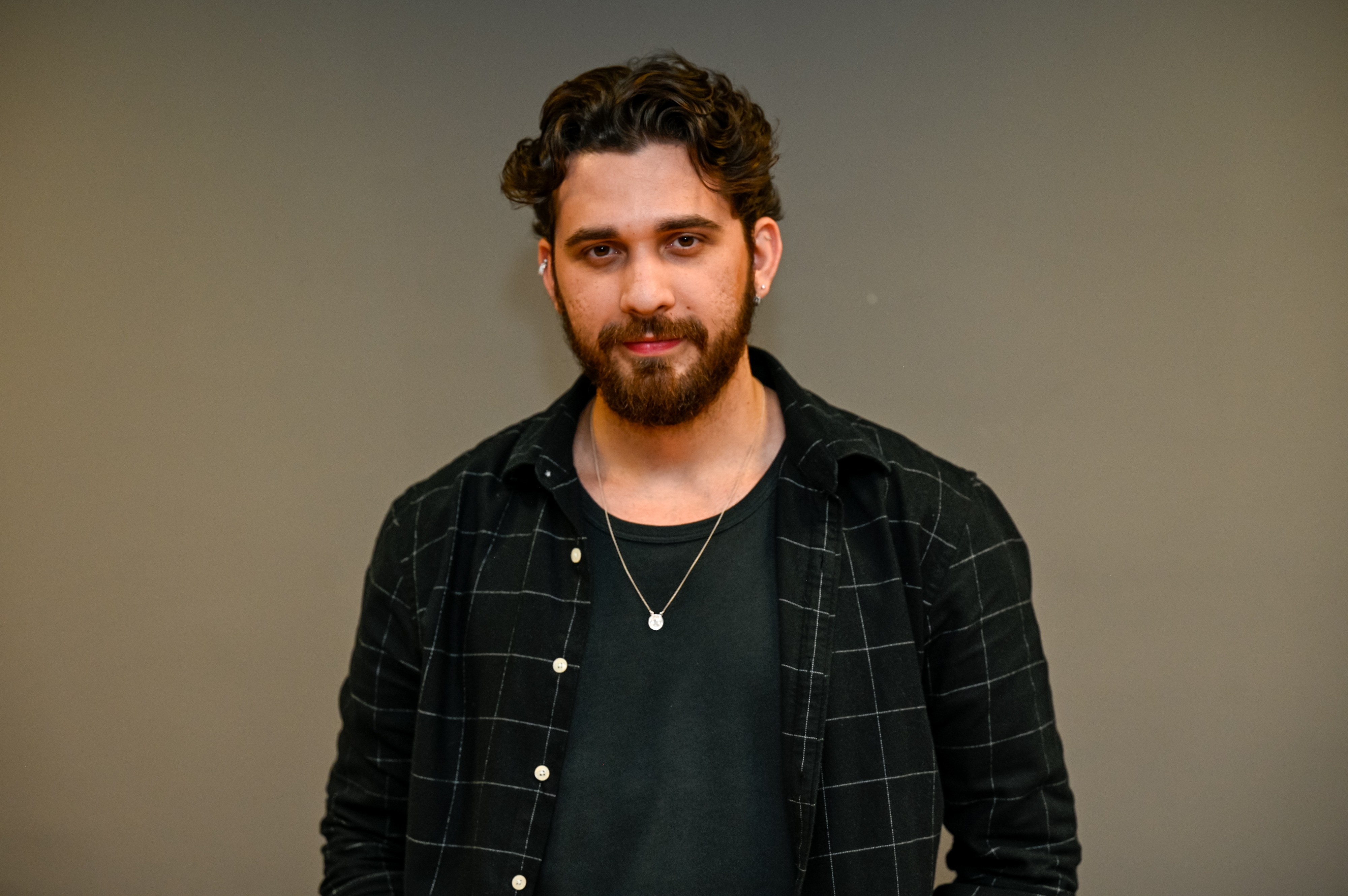 Gustavo Mioto lembra convite para protagonizar novelinha do Globoplay: 'Surto de coragem'