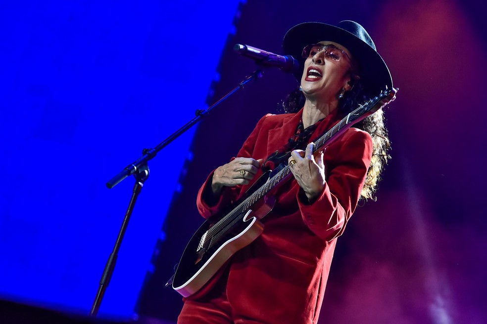 Marisa Monte leva prêmio de melhor intérprete na categoria POP — Foto: Roberto Teixeira / gshow