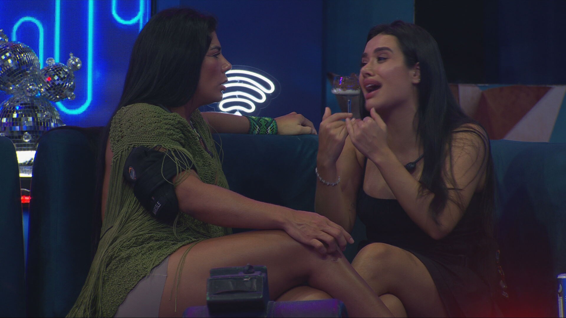 Jordana propõe jogo com Marciele sem aliados: 'Só eu e você'