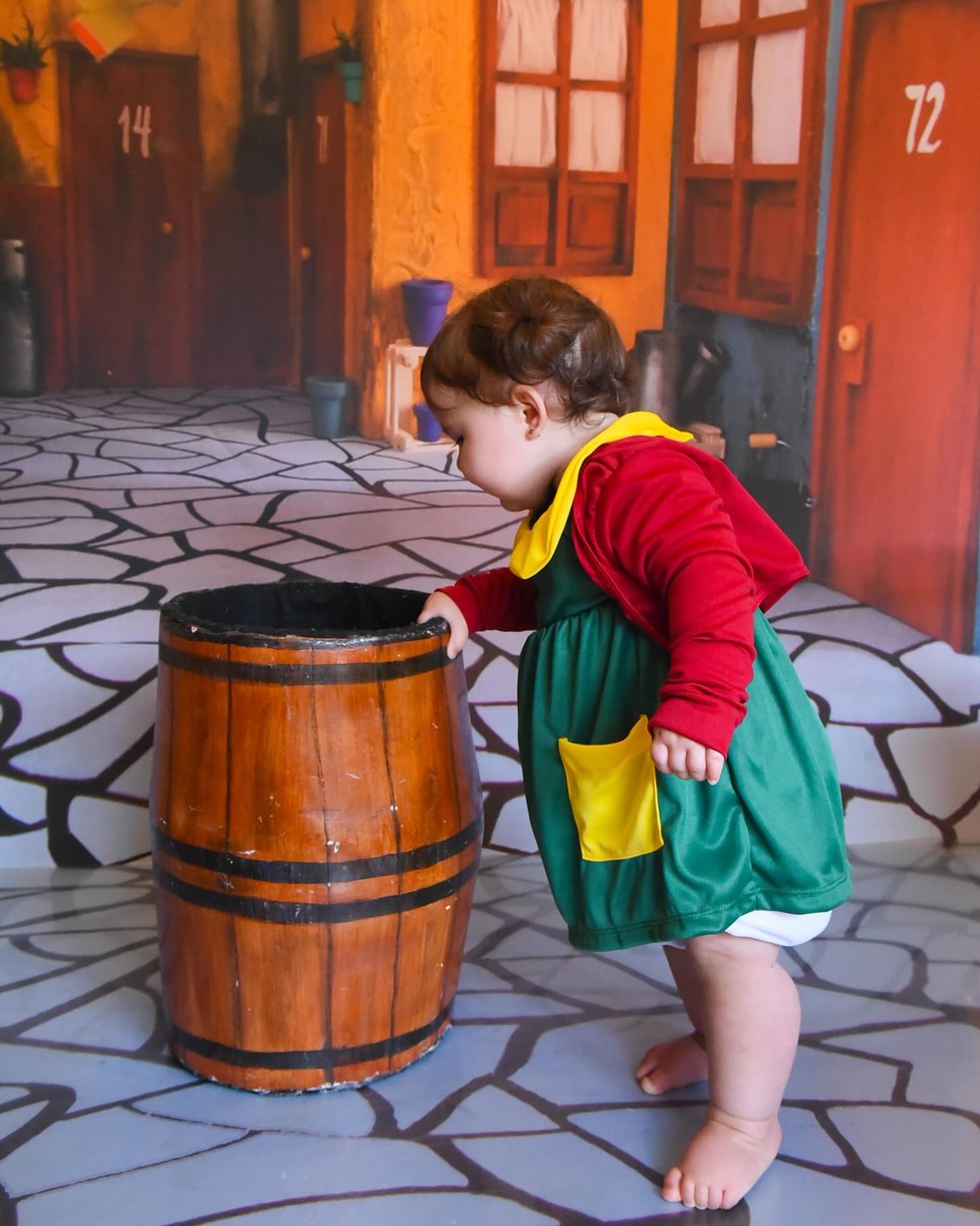 Viih Tube encanta seguidores com ensaio de Lua vestida de Chiquinha na véspera do aniversário da filha — Foto: Reprodução/Instagram