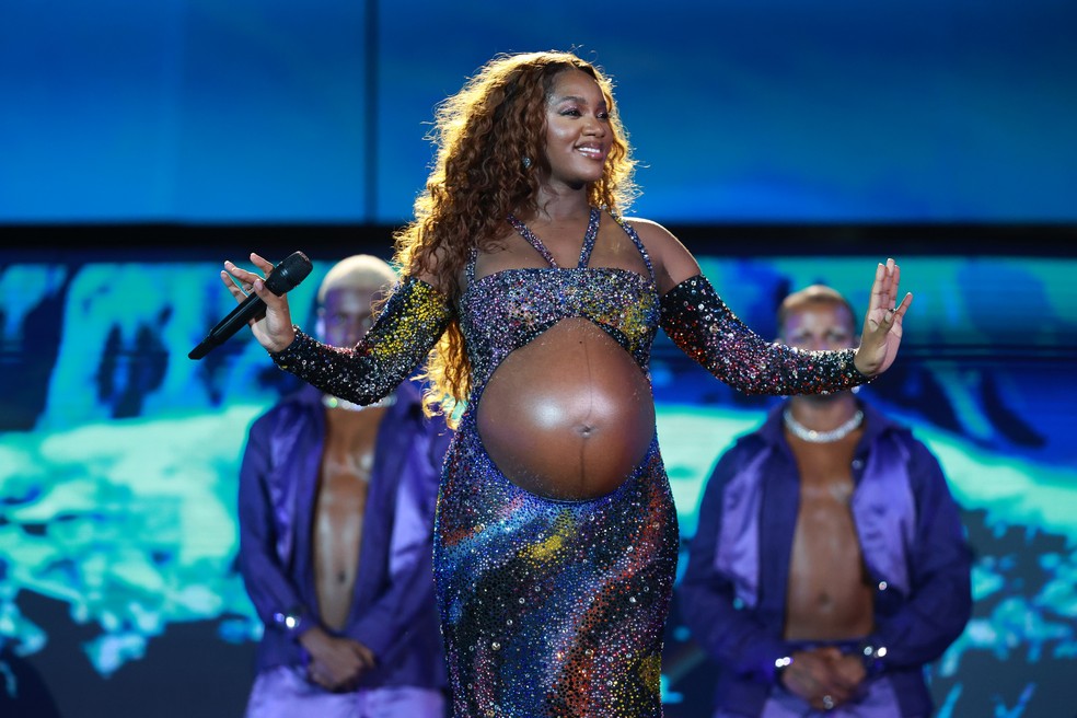 Grávida, IZA se apresentou no Rock in Rio 2024 — Foto: Roberto Filho / Brazil News