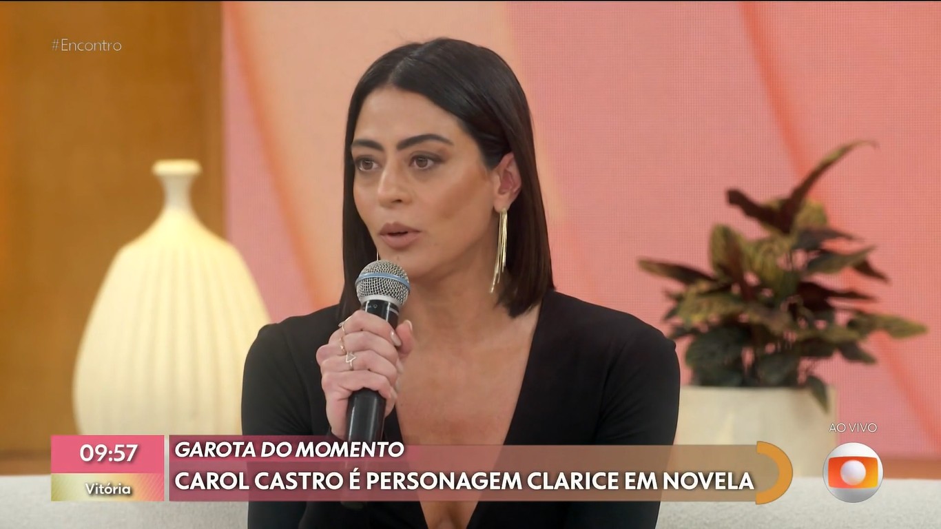 Carol Castro relembra momento delicado na vida pessoal ao ser convidada para viver a Clarice de Garota do Momento