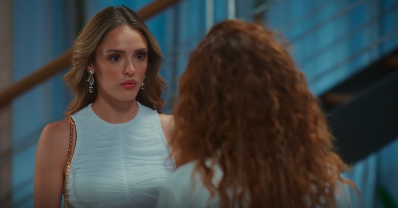 Em Coração Acelerado, Naiane é enxotada da casa de João Raul por Agrado após término