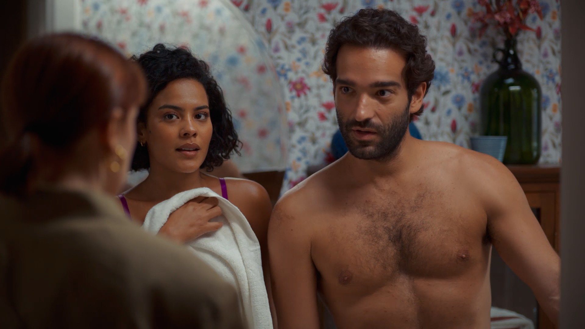 Vale Tudo: Fátima arma cena, fica seminua na frente de Afonso e Solange flagra momento