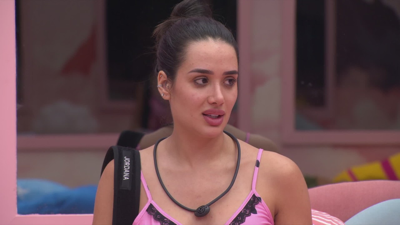 Jordana detona Samira após treta: 'Ela está onde convém, é frouxa e covarde'