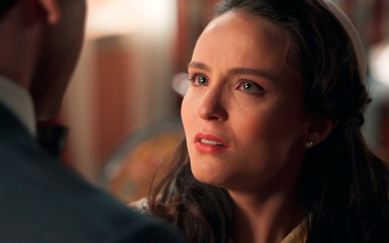 Êta Mundo Melhor!: Celso faz surpresa para Estela, mas deixa escapar noite com Tamires