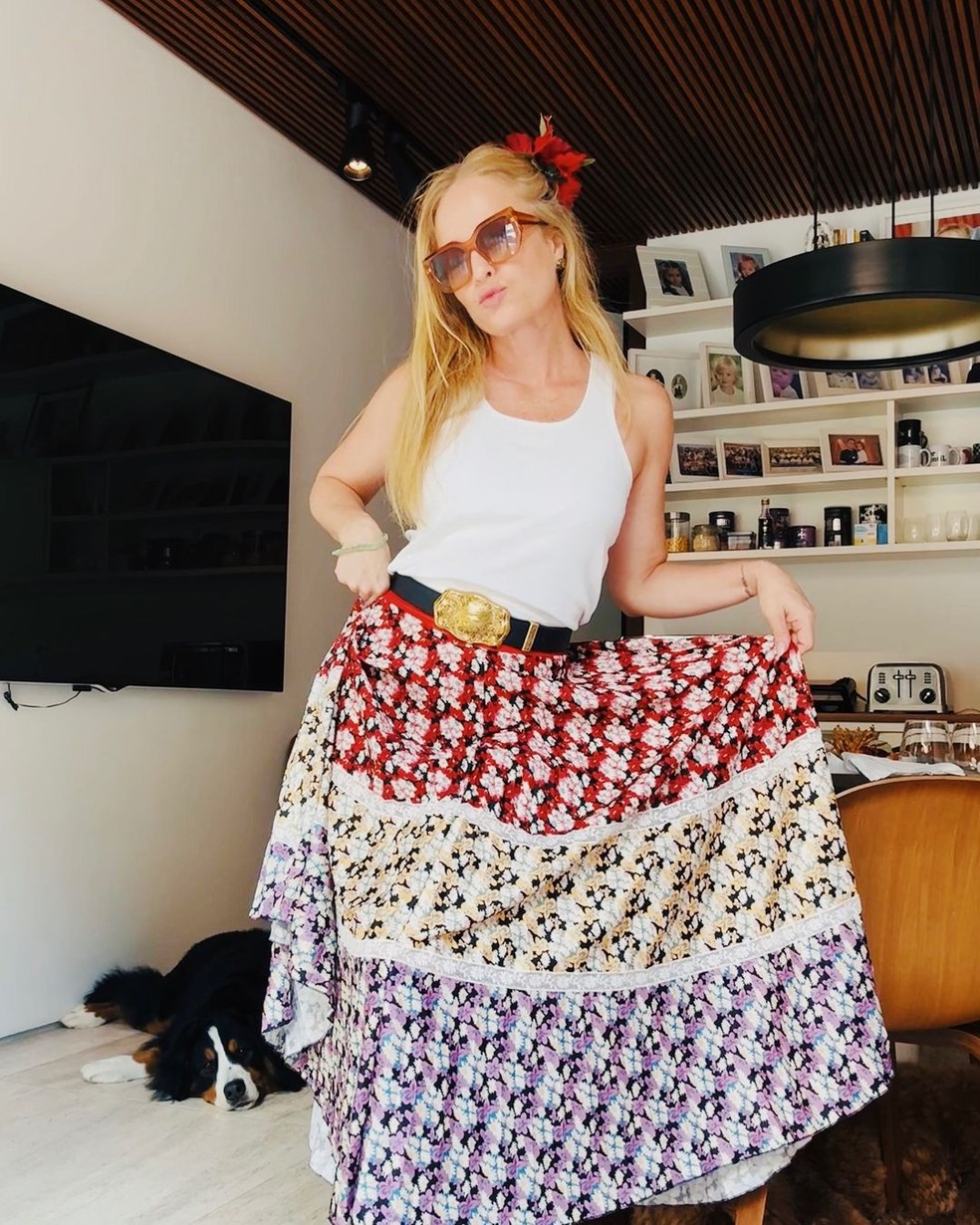 Angélica exibe look para festa junina da filha Eva — Foto: Instagram