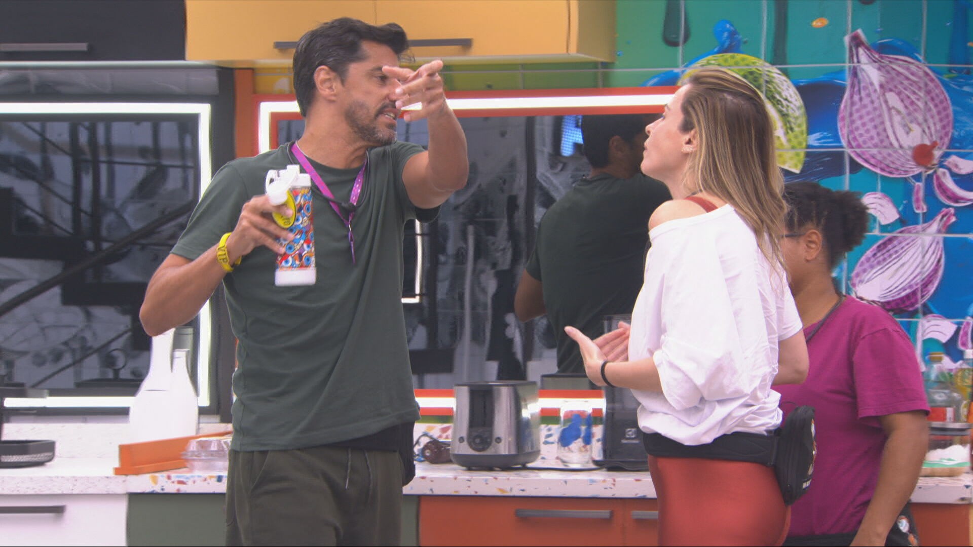 Ana Paula Renault e Alberto Cowboy brigam aos gritos: 'Tirei do personagem de bom moço'