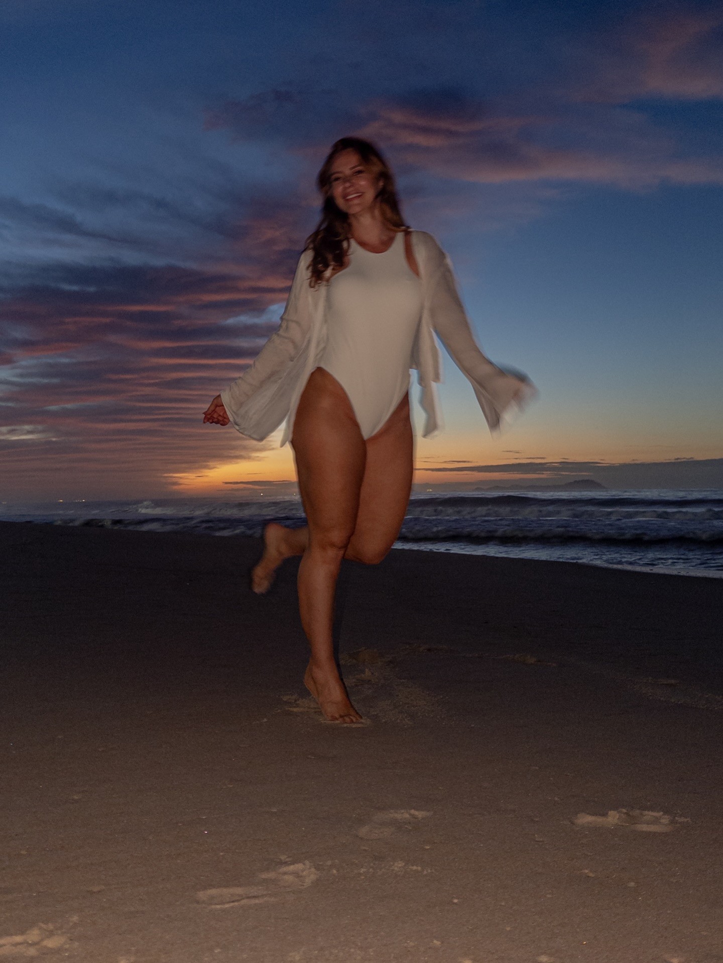 Paolla Oliveira faz 44 e abre álbum com cliques inéditos da comemoração