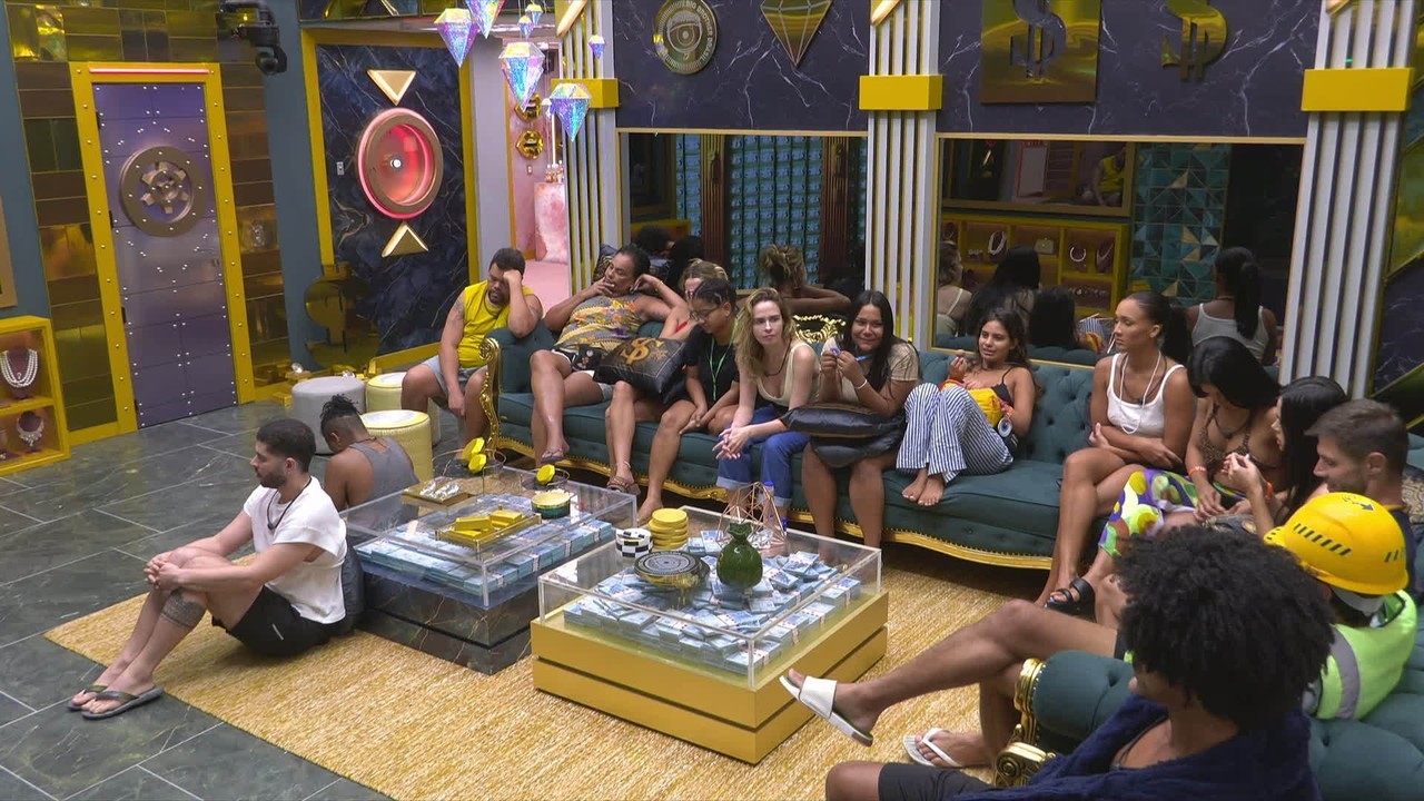 Milena confirma ter sujado roupas de brother e justifica: 'Para você ter o trabalho de lavar de novo'