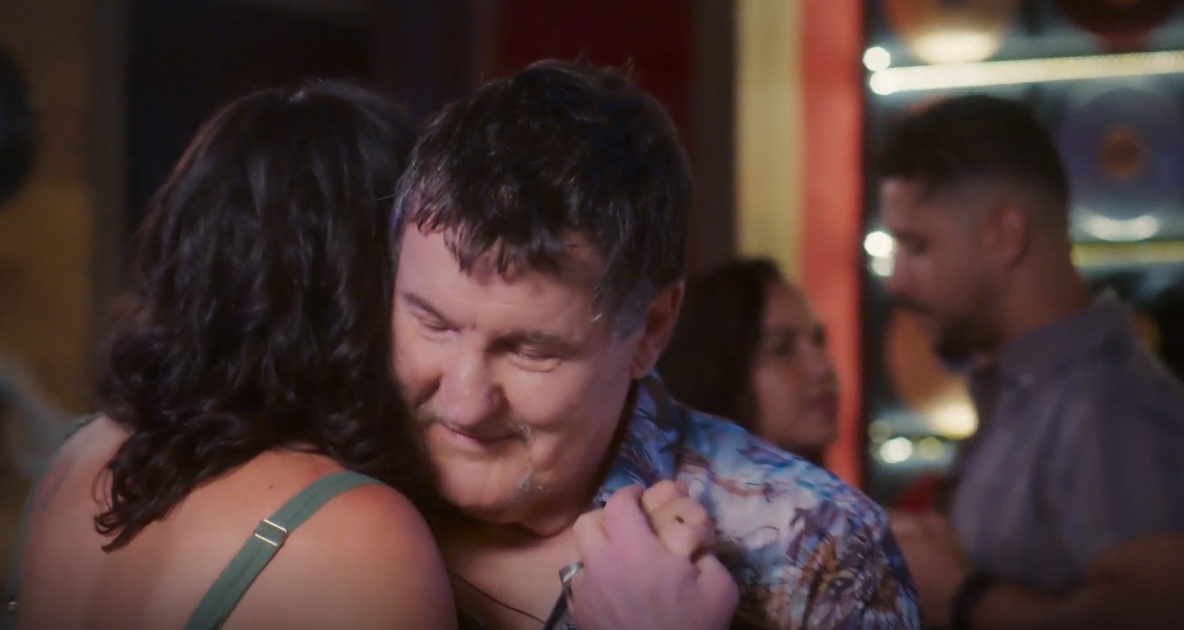Em Coração Acelerado, Walmir e Irene se beijam