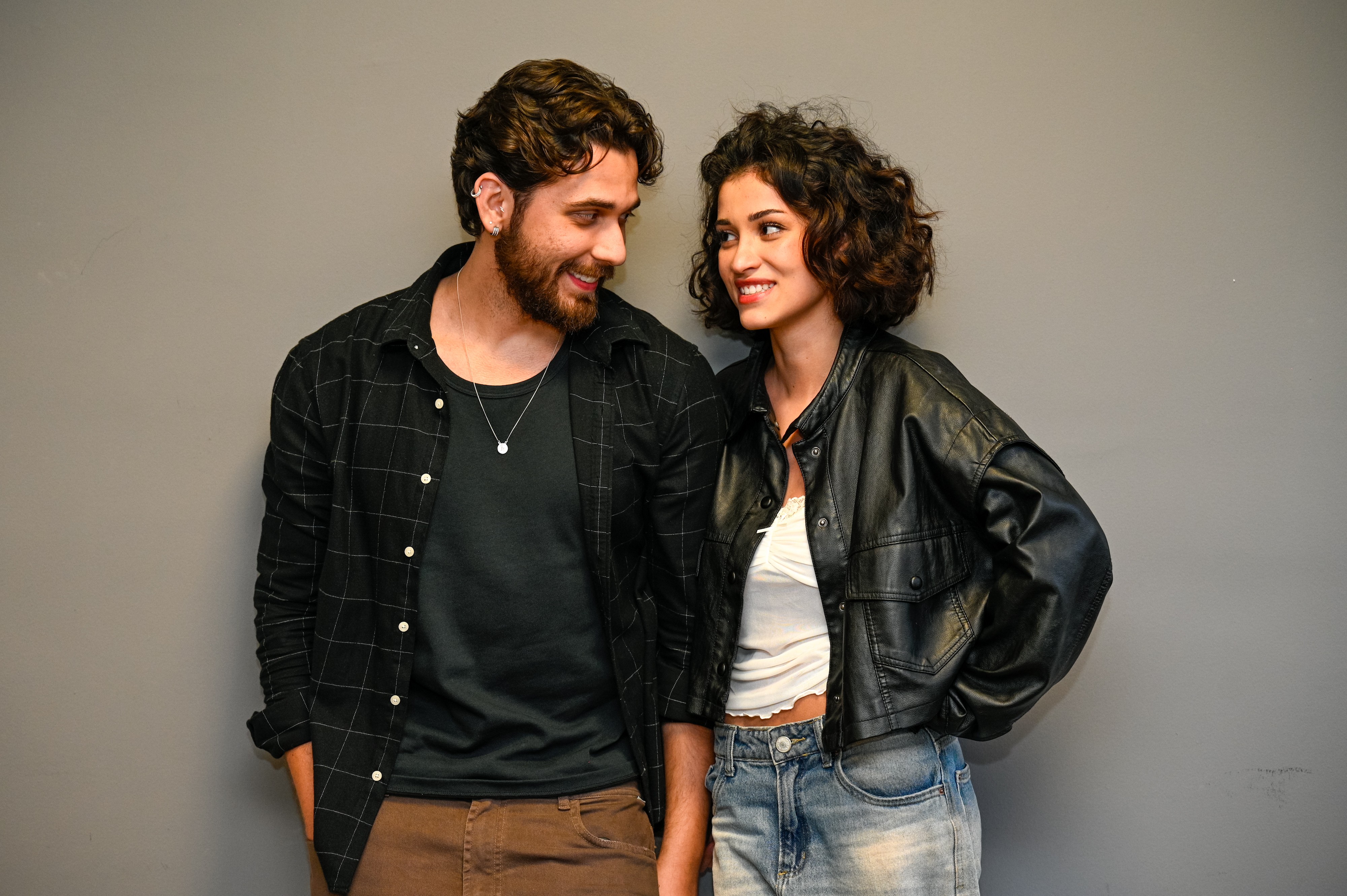 Cinderela e o Segredo do Pobre Milionário: Gustavo Mioto e elenco definem seus personagens em três palavras; veja