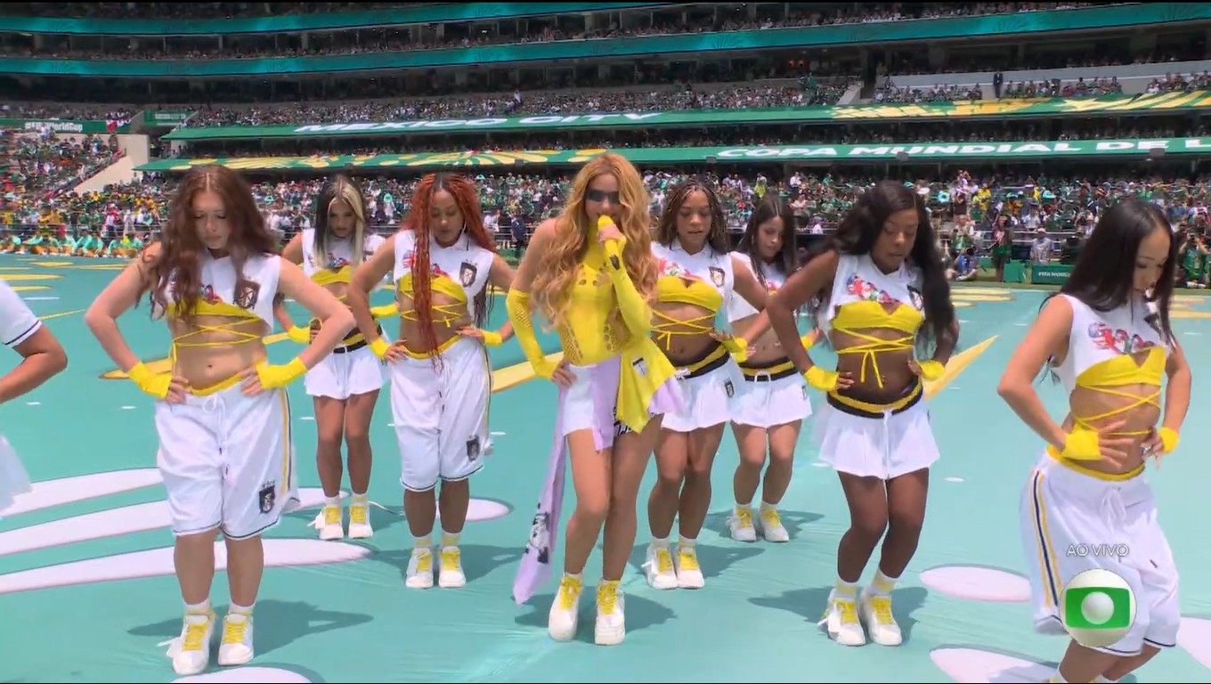Web questiona presença de Shakira na abertura da Copa do Mundo: 'Dublê?'