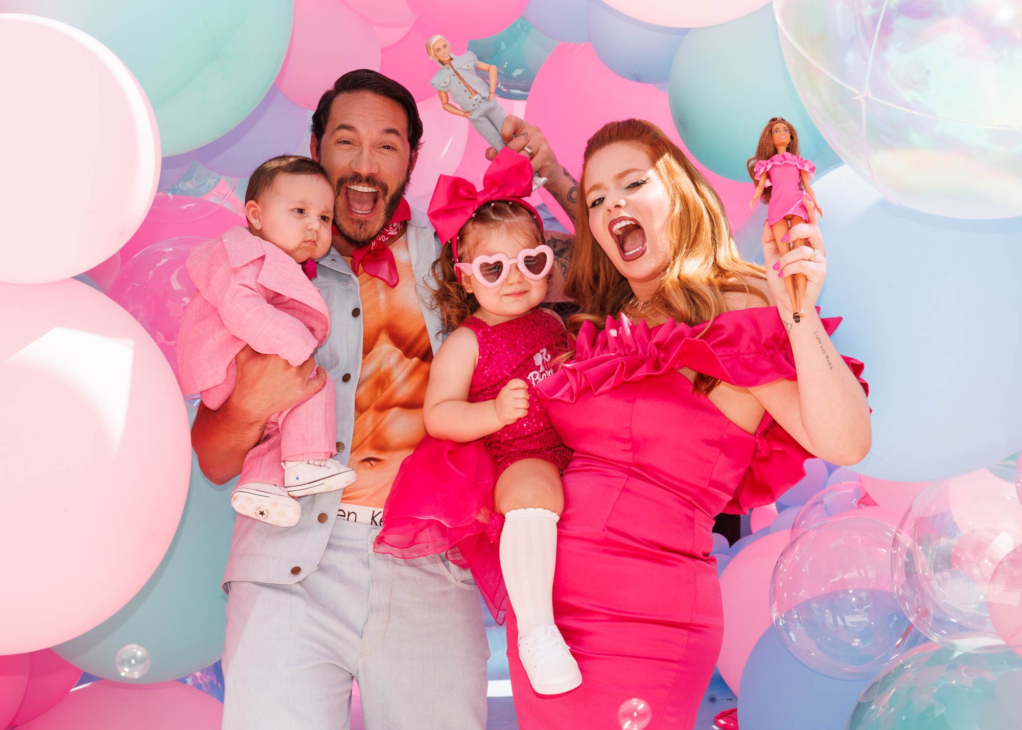 Ex-BBBs marcam presença em festa de aniversário de filha de Eliezer e Viih Tube