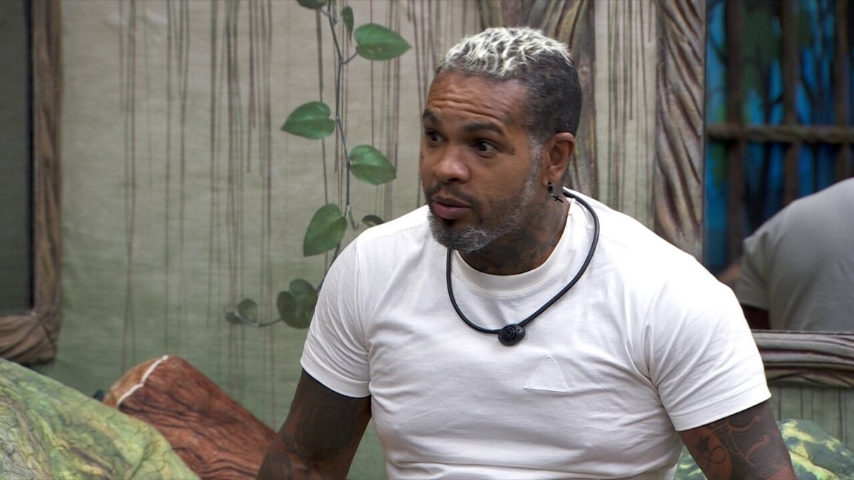Rodriguinho questiona tratamento recebido de Pipocas: 'Vai mandar o Thiaguinho  limpar a cozinha?' | dentro da casa | gshow