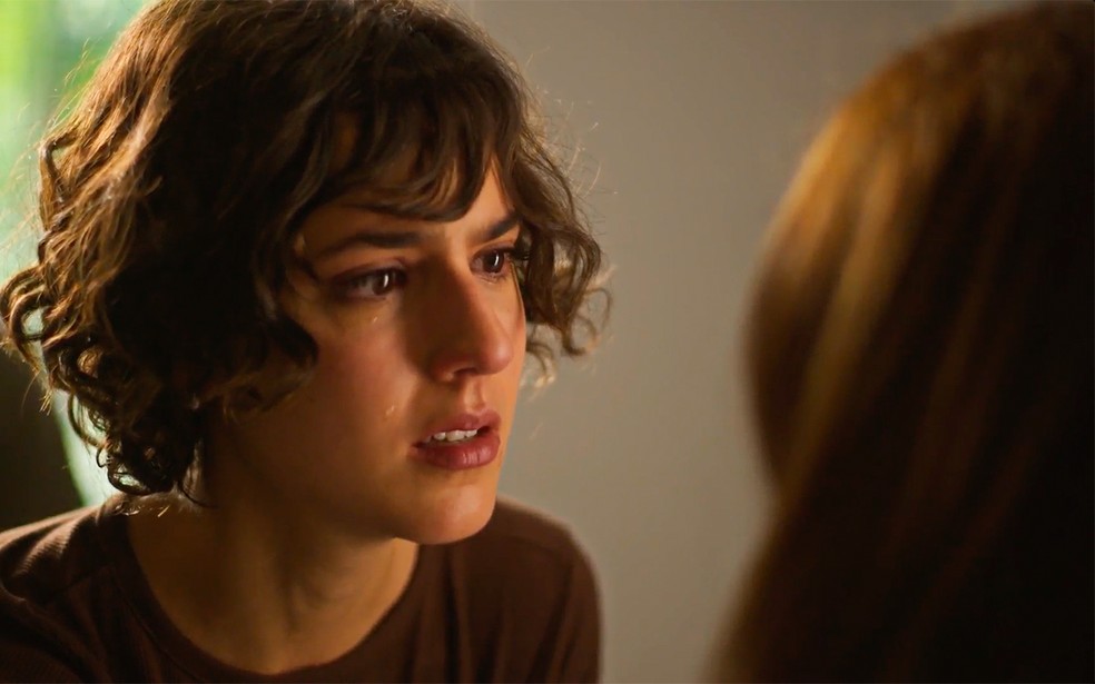 Nina e Filipa se emocionam com reencontro em Dona de Mim — Foto: Globo